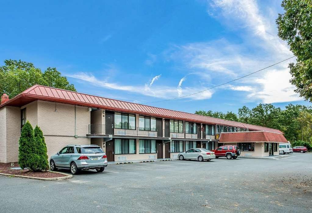 Red Carpet Inn & Suites Nj-73 แฮมมอนตัน ภายนอก รูปภาพ